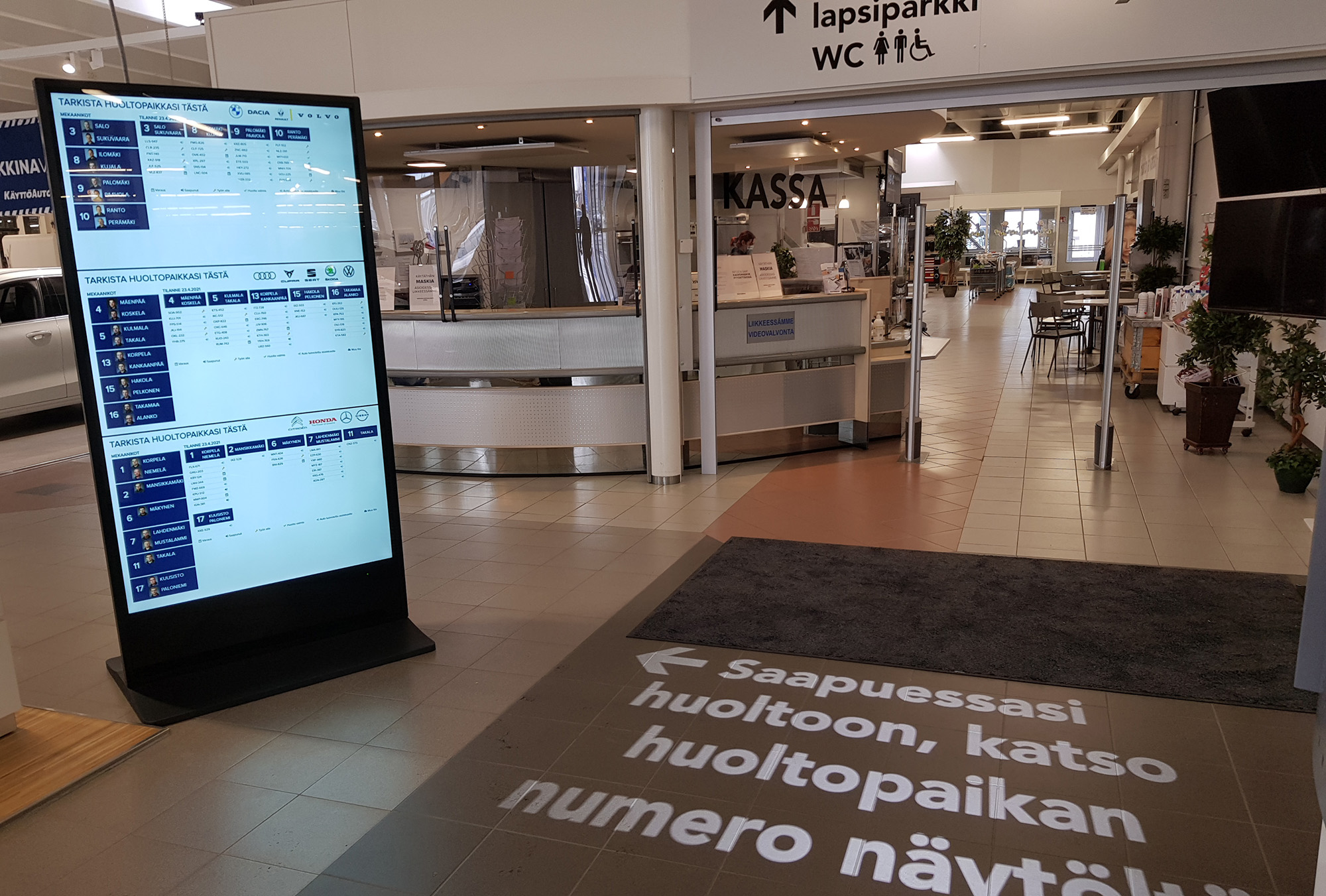 Autohuollon infonäyttö